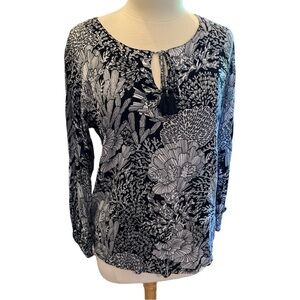 Pineapples Lightweight Long sleeve Top Tassel Tie Front Size Small​​​​​​​​